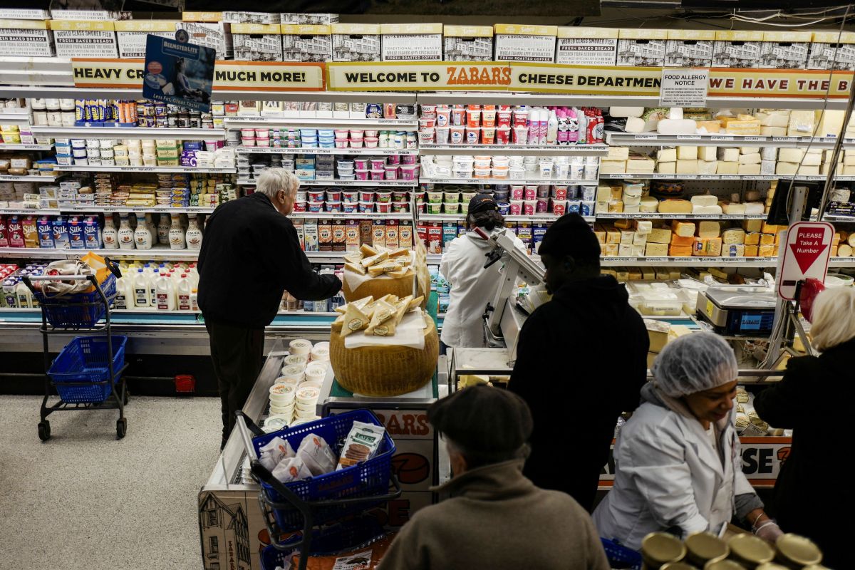 Economia dos EUA acelera acima do esperado no 3º trimestre