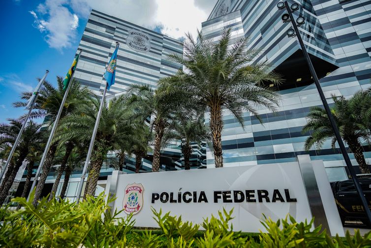 Governo autoriza nomeação de 249 servidores na PF e MCTI