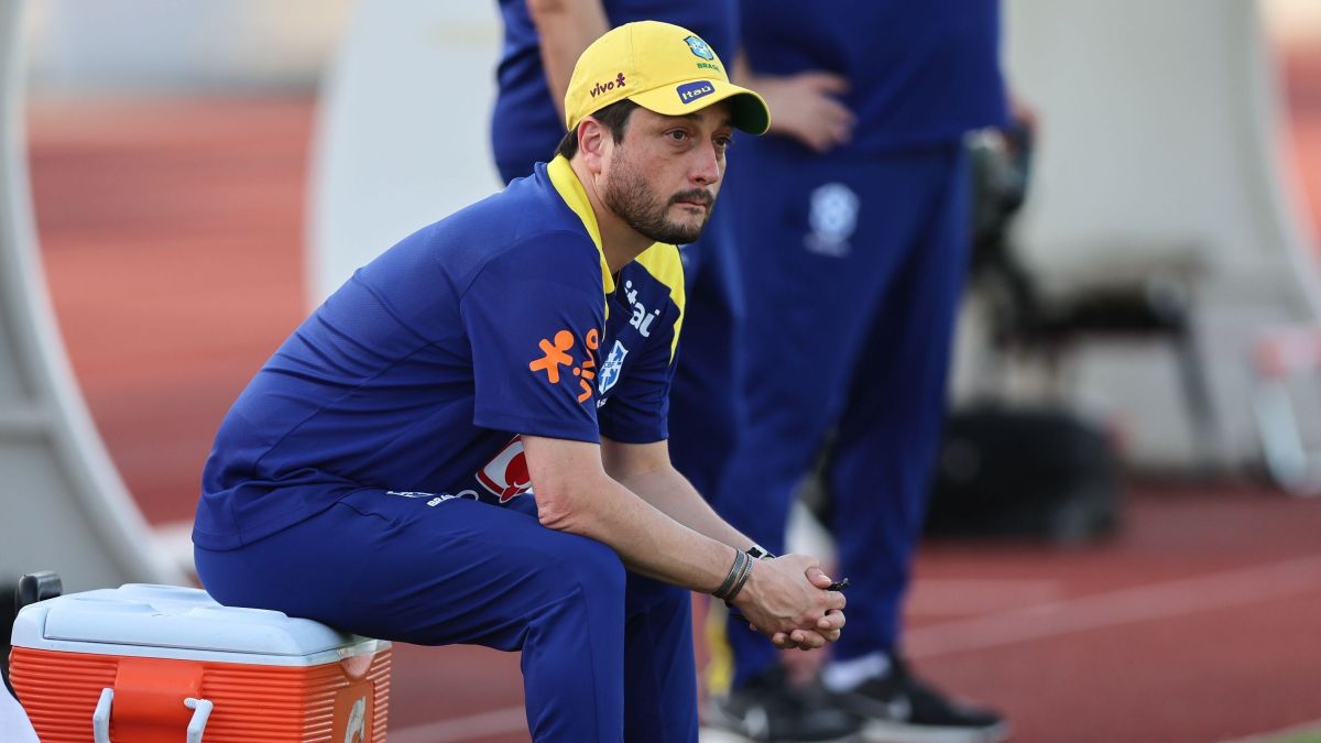 “Muito impressionada”, diz diretora da Fifa sobre a seleção de Arthur Elias