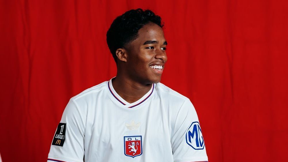 Novo reforço do Lyon, Endrick chega à França e bate recorde nas redes sociais