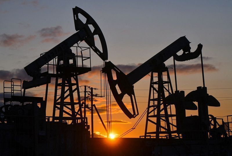 Petróleo fecha estável com esperanças reduzidas de paz para Rússia-Ucrânia