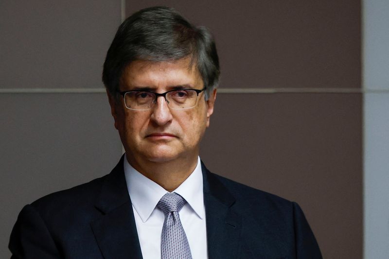 PGR tem 24 horas para se manifestar sobre cirurgia de Bolsonaro