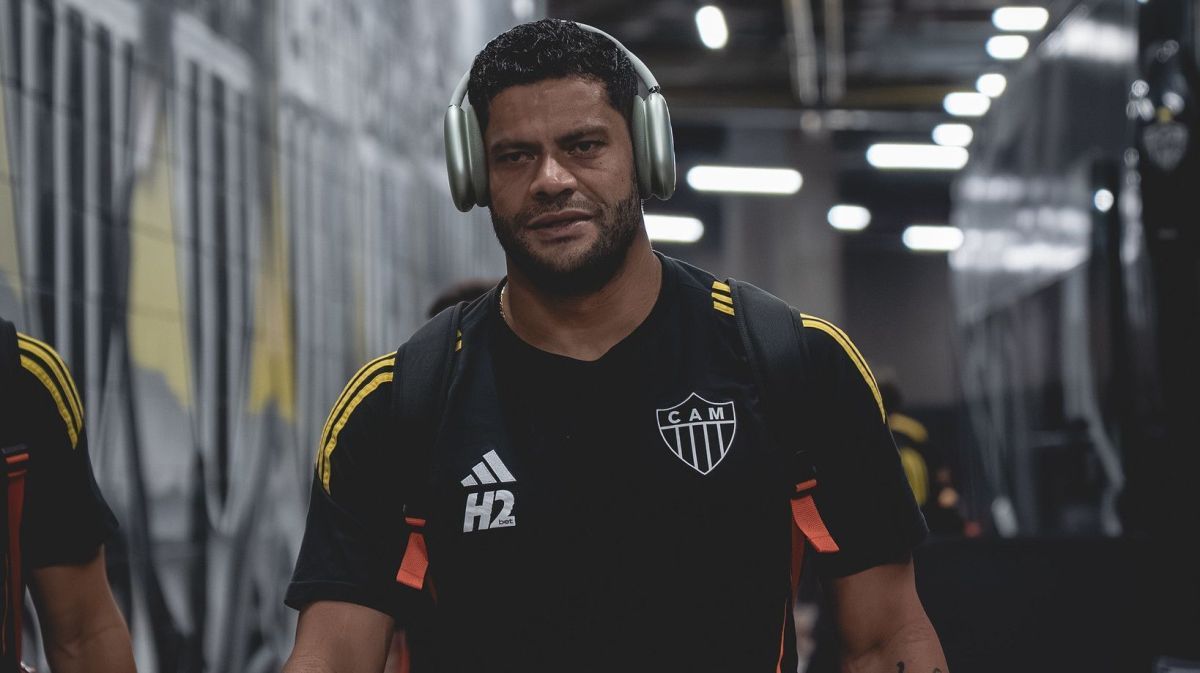 Atlético-MG apresenta projeto a Hulk, e reunião definirá futuro do atacante
