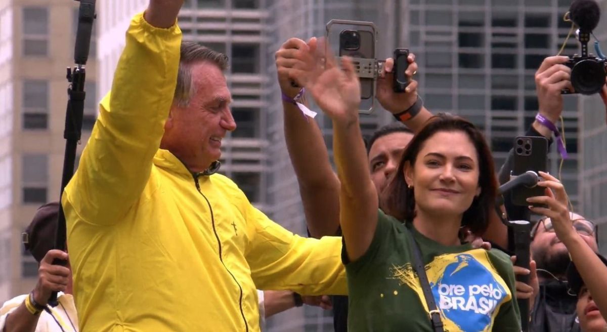 Bolsonaro passará por novos exames, diz Michelle