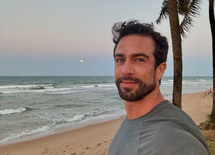 Erasmo Viana faz desabafo e revela vício em pornografia e drogas