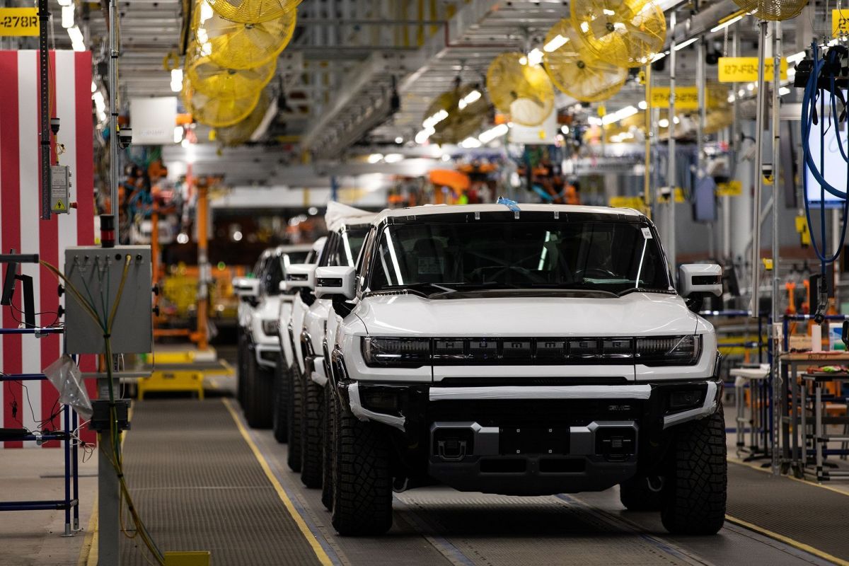 GM sofrerá prejuízo de US$ 6 bi por reduzir produção de veículos elétricos