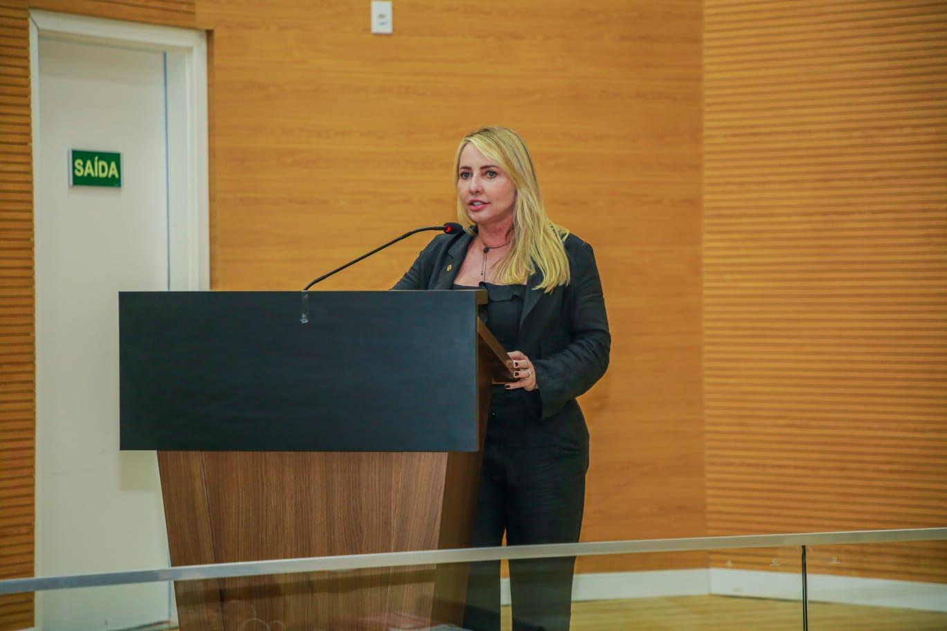 Ieda Chaves indica compra de caminhonete 4x4 para fortalecer atendimento do CAPS em Vilhena