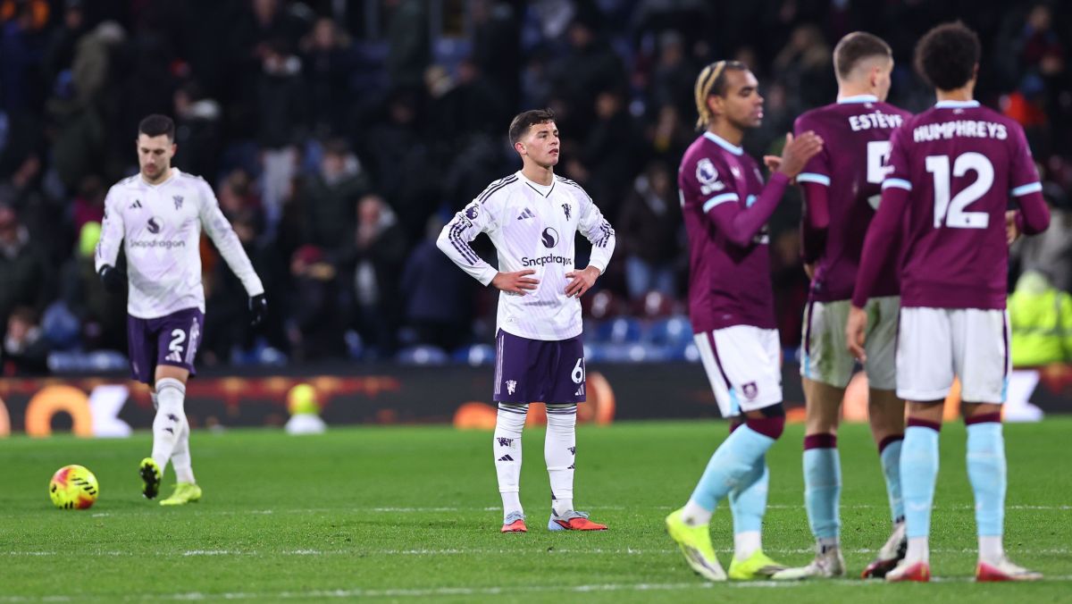 Manchester United empata com o Burnley e mantém clima de frustração
