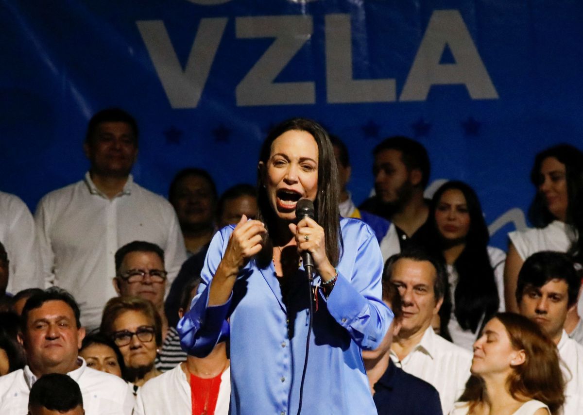 María Corina promete voltar para a Venezuela “o mais rápido possível”