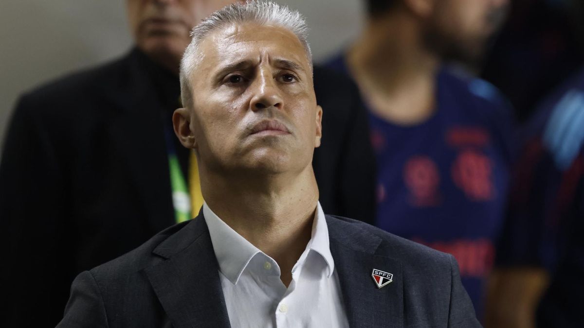 São Paulo contrata em meio ao caos, mas Crespo cobra mais seis reforços