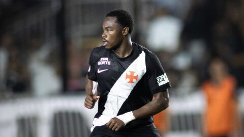 Vasco compra direitos do atacante Andrés Gómez em definitivo; veja detalhes