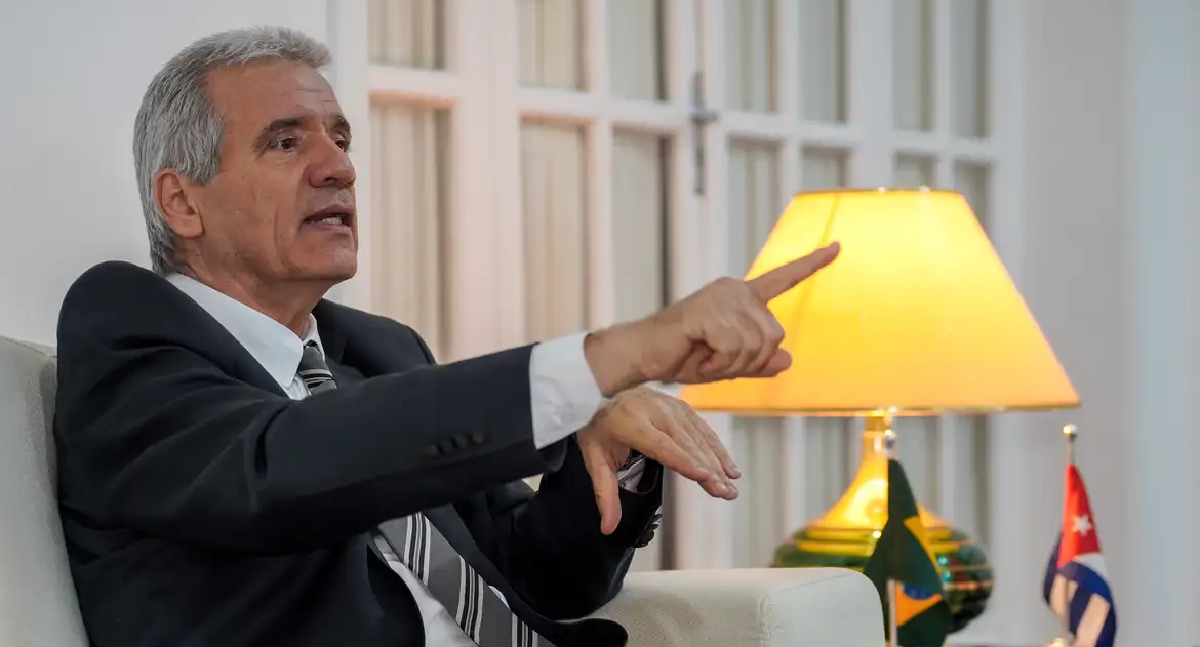 Embaixador de Cuba chama de “genocídio” medidas de Trump