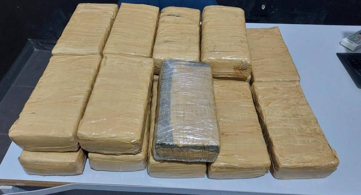 PM apreende adolescente com 17 kg de maconha em Guajará-Mirim