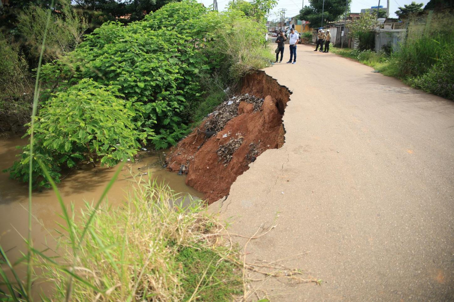 Prefeitura executa intervenção na Avenida Farquhar após pontos de instabilidade