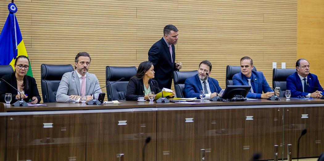 Alero aprova mudança em lei sobre ajuda de custo no Detran