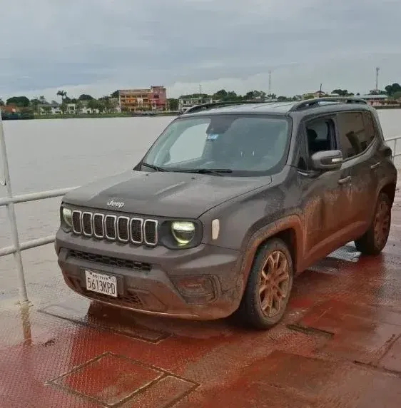 Carro furtado é recuperado por policiais bolivianos em Cochabamba