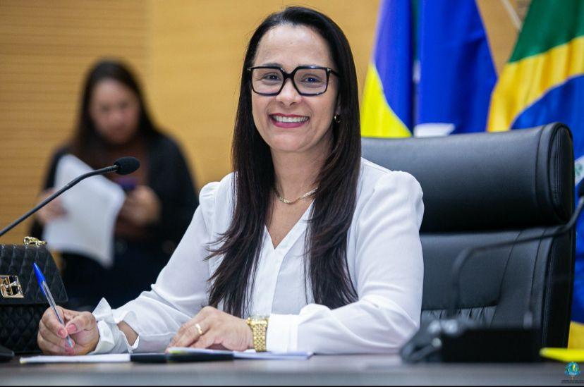 Deputada Rosangela Donadon solicita ao DER obras de melhorias nas vias de Novo Plano, em Chupinguaia