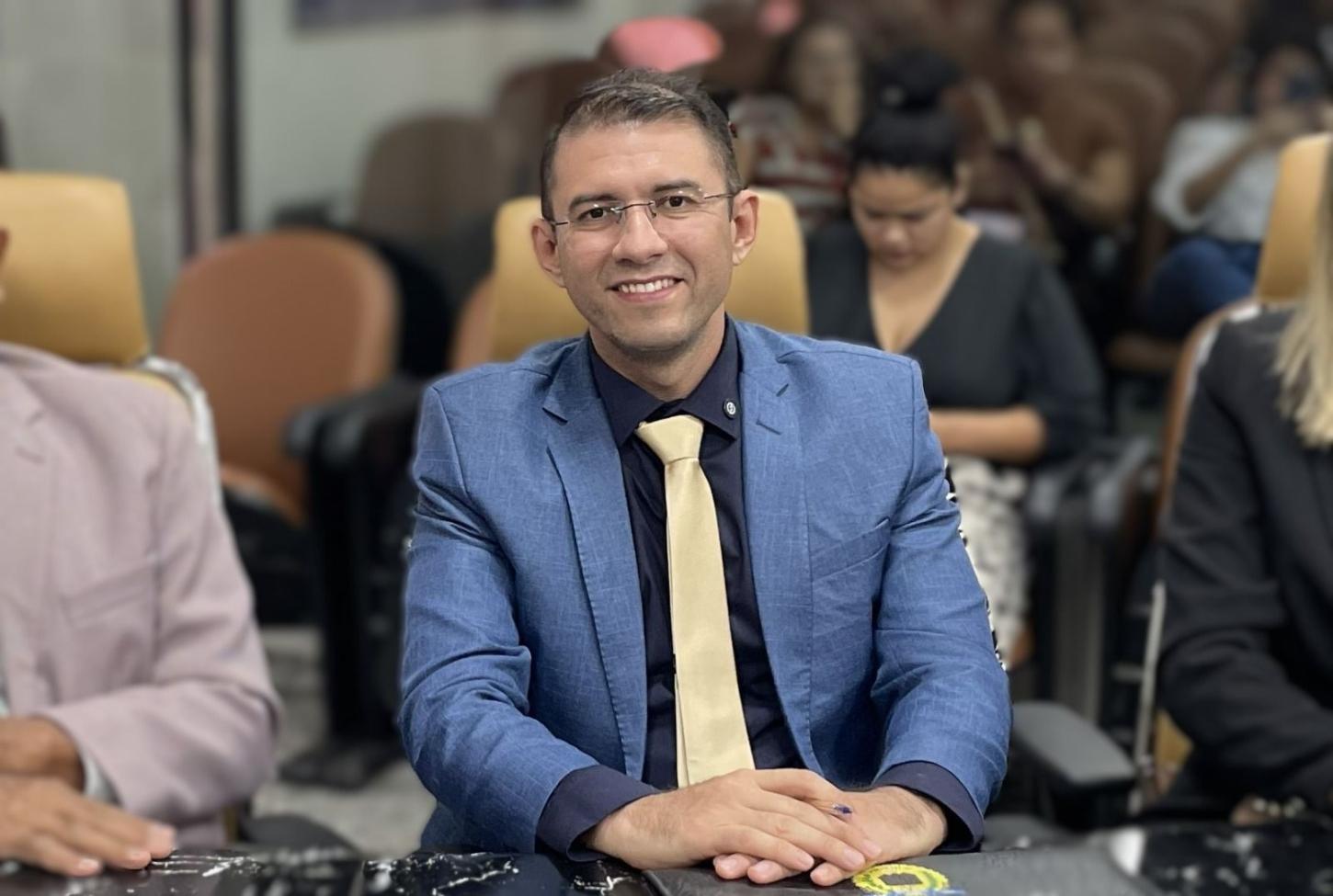 Pedido do vereador Pedro Geovar é atendido e Rua Miguel Chakian recebe limpeza no bairro Embratel