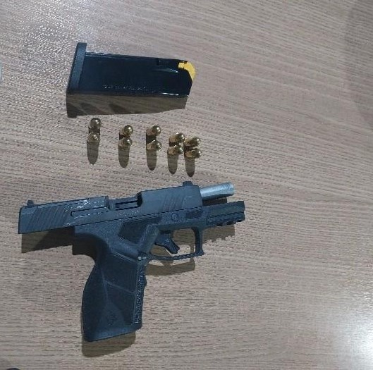 Polícia Militar prende homem por ameaça e posse irregular de arma durante ocorrência de violência doméstica