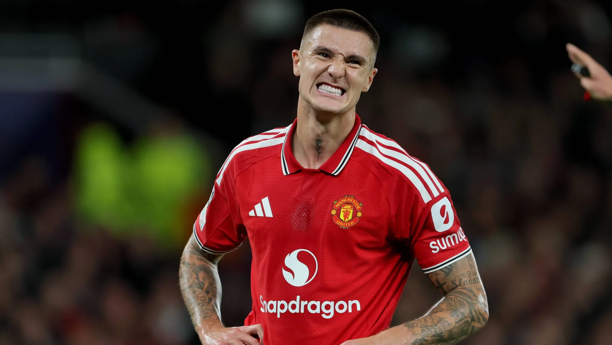 Manchester United: Rooney faz crítica dura a Sesko e não é pelo futebol em campo