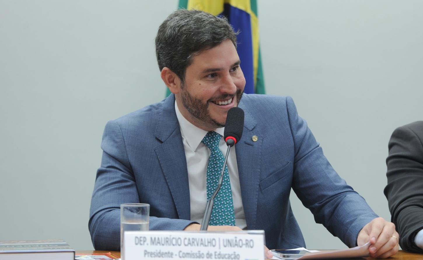 Maurício Carvalho defende fortalecimento da saúde no interior para reduzir deslocamento de pacientes