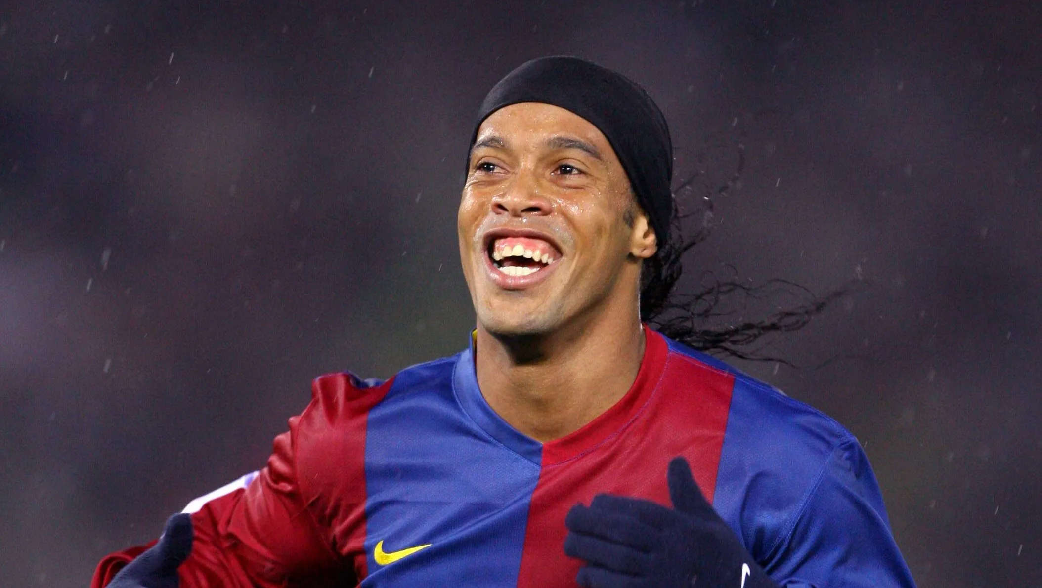 ‘Quem melhor me entendeu’: Ronaldinho Gaúcho se declara para ex-técnico do Barcelona